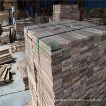 Naturaleza registro nogal utilizado en piso de madera crudo